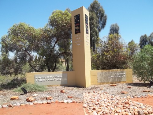 20111012E - leaving Uluru (4)